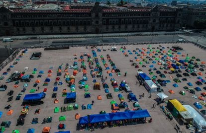 Aspecto del campamento de FRENAA instalado en el Zócalo capitalino en octubre de 2020.