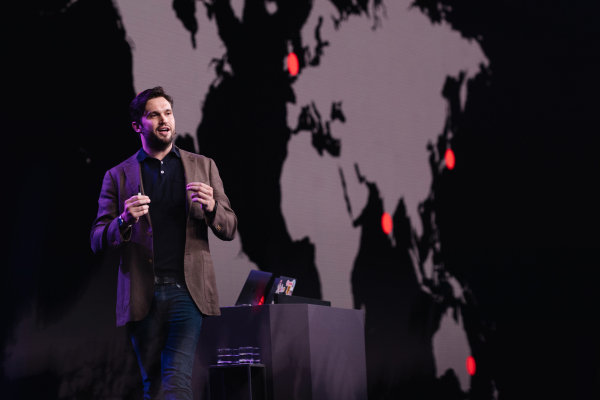 Fin nombra al ex ejecutivo de Twilio Evan Cummack como CEO, recauda 20 millones de dólares