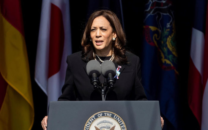 Kamala Harris pide mirar hacia el futuro y reforzar las alianzas de EU | Video