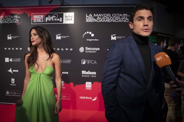 Álex González y María Pedraza
