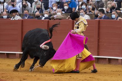 Una de las verónicas de Juan Ortega a su primer toro.
