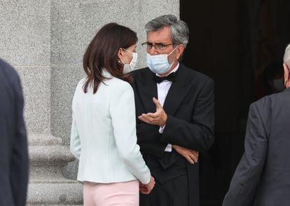 Carlos Lesmes y Pilar Llop conversan tras el acto de la apertura del Año Judicial.