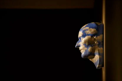 'L'avenir des statues', de 1937, en la exposición en el Thyssen.