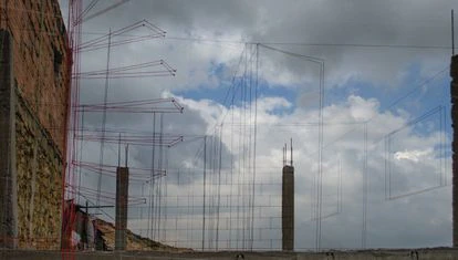 La casa de hilos proyectada por la artista Sandra Calvo en Ciudad Bolívar (Bogotá).