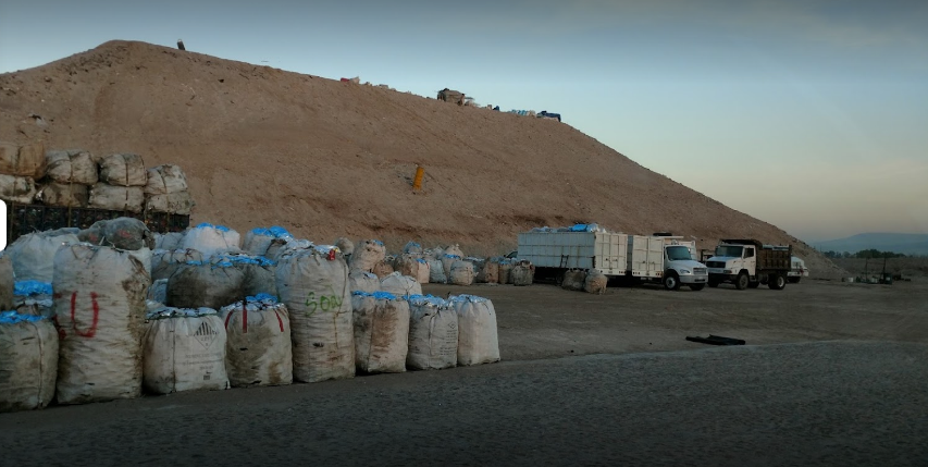 Relleno Sanitario de San Juan del Río expide fétidos olores, incumple norma ambiental, denuncian vecinos de Loma Linda