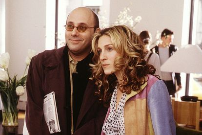 Willie Garson con Sarah Jessica Parker durante una escena de 'Sexo en Nueva York'.