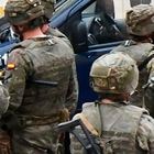 DVD 1054 (18-05-21) Policia nacional y ejercito custodian a los inmigrantes que estan en las naves del Tarajal. Joaquin Sanchez   "Quino"