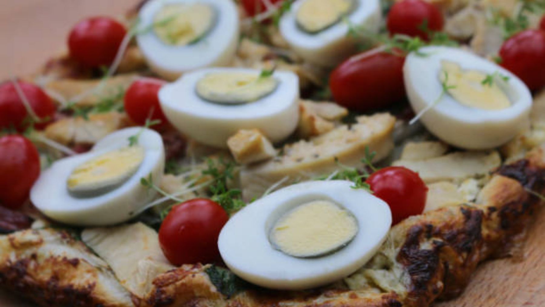 ¿Qué es el anillo verde o gris alrededor de la yema de un huevo duro?