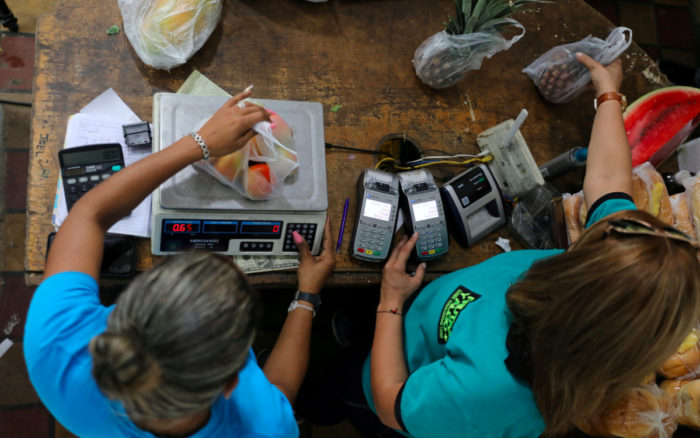 Venezuela le quita seis ceros a su moneda en la segunda reconversión en tres años