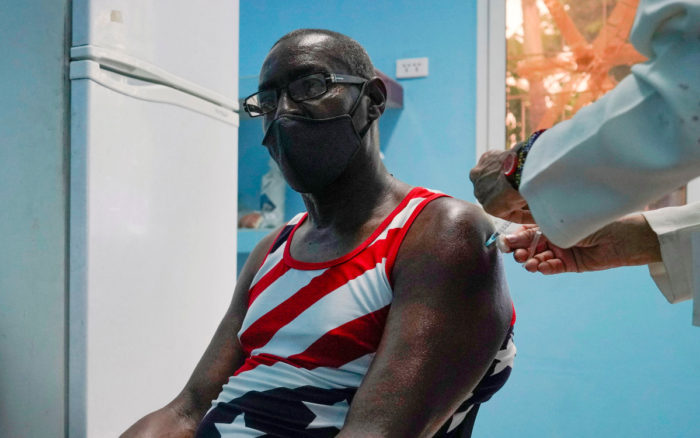 Cuba dice que está en camino de vacunar al 90% de la población contra el Covid-19