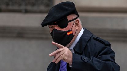 Jose Manuel Villarejo, ex comisario, entrando en la Audiencia Nacional el pasado marzo.


