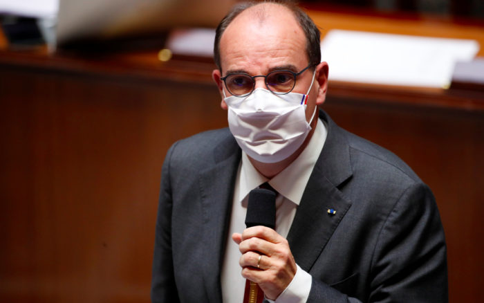 Francia amenaza con cortar suministro eléctrico a Reino Unido por disputa sobre pesca