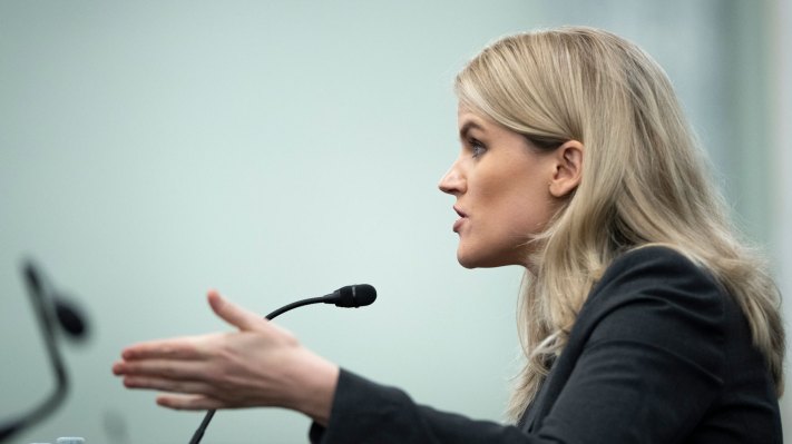 La denunciante de Facebook Frances Haugen testifica ante el Senado