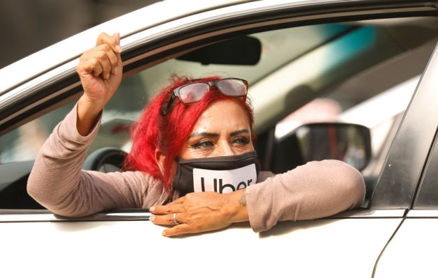Los estudios dicen que Uber y Lyft descargan costos suaves en los conductores y las comunidades