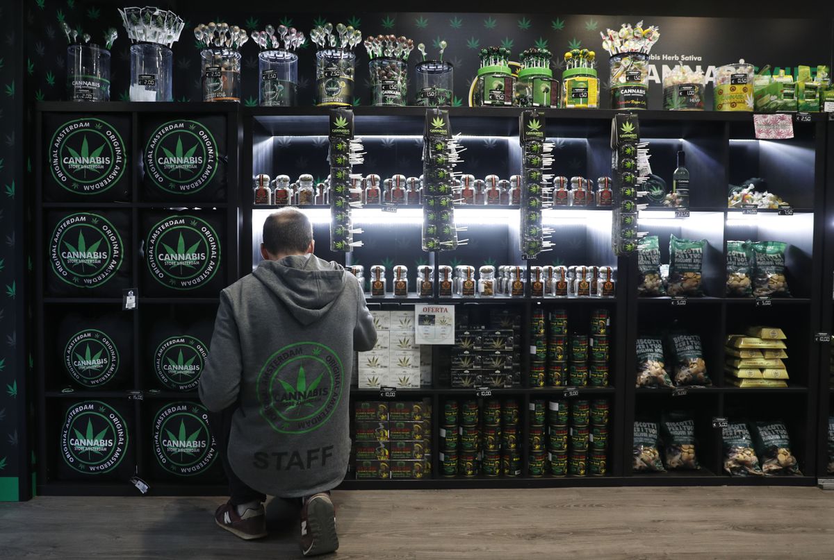 España explora una salida legal para el cannabis