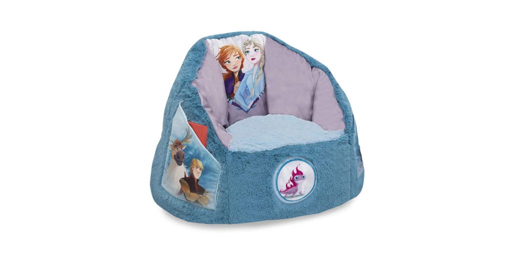 Silla Delta Children Cozee Fluffy con espuma viscoelástica