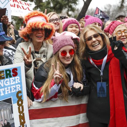 Gloria Steinem, center right, greets protesters at the barricades before speaking at the Women's March on Washington during the first full day of Donald Trump's presidency, Saturday, Jan. 21, 2017 in Washington.  (AP Photo/John Minchillo)