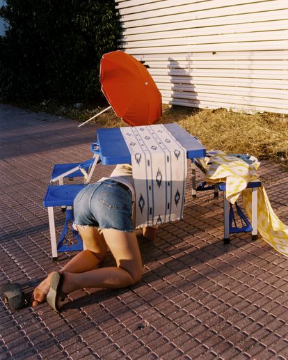 La técnica de teñido Ikat aporta esa apariencia de colores desvaídos por el sol a su colección Mallorca de servilletas y manteles.