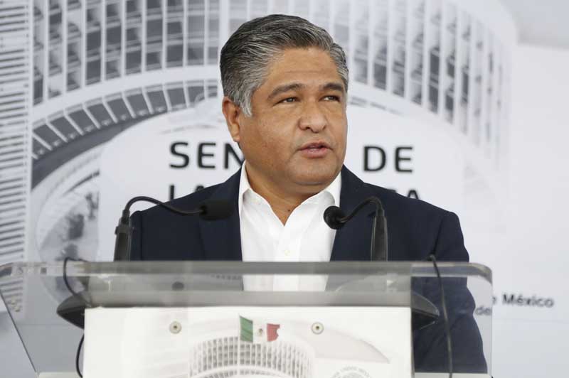 Conferencia de prensa concedida por senadoras y senadores del PAN, integrantes de la Comisión de Hacienda.
