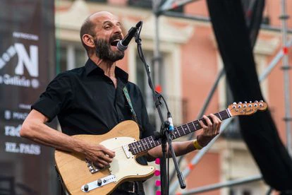 Josele Santiago, en un concierto con Los Enemigos en la plaza de Callao de Madrid en junio de 2018.