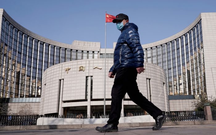 China confina una tercera ciudad por brote de Covid-19