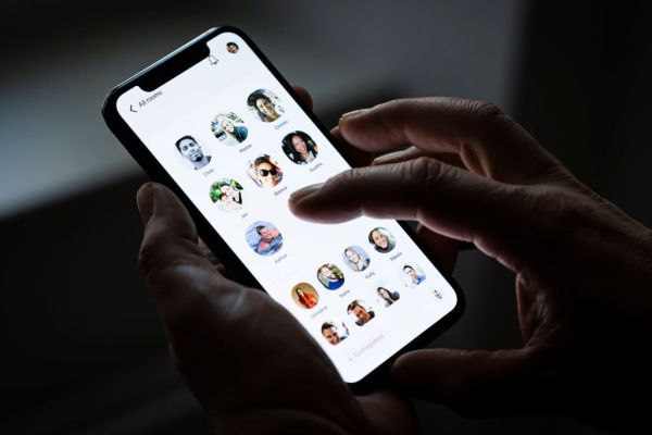 Clubhouse finalmente tiene subtítulos en vivo en iOS