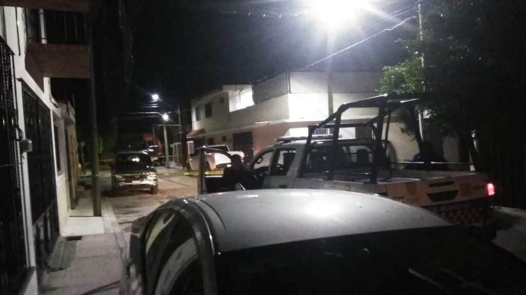 Detienen a dos sujetos tras persecución, aventaban balazos al aire e iban ebrios, en San Juan del Río
