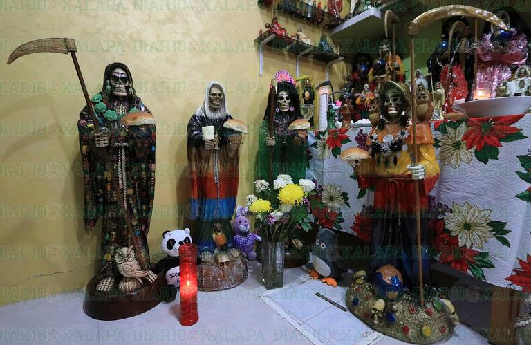 El Culto a la Santa Muerte; el altar de los reos del penal de San José el Alto, sus fieles seguidores