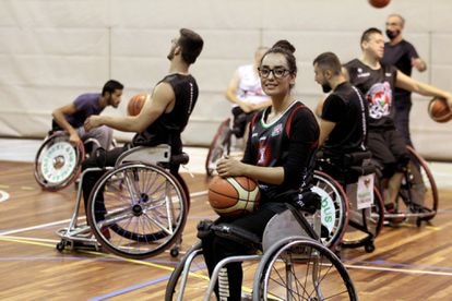 Nilofar Bayat, en el polideportivo de txurdinaga de Bilbao.