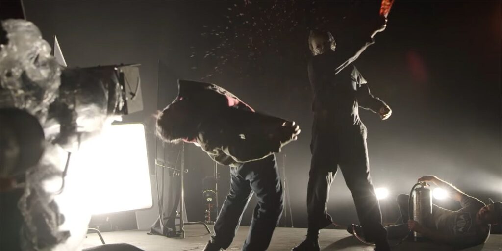 El director de Halloween Kills explica el significado de cada muerte en un video de BTS