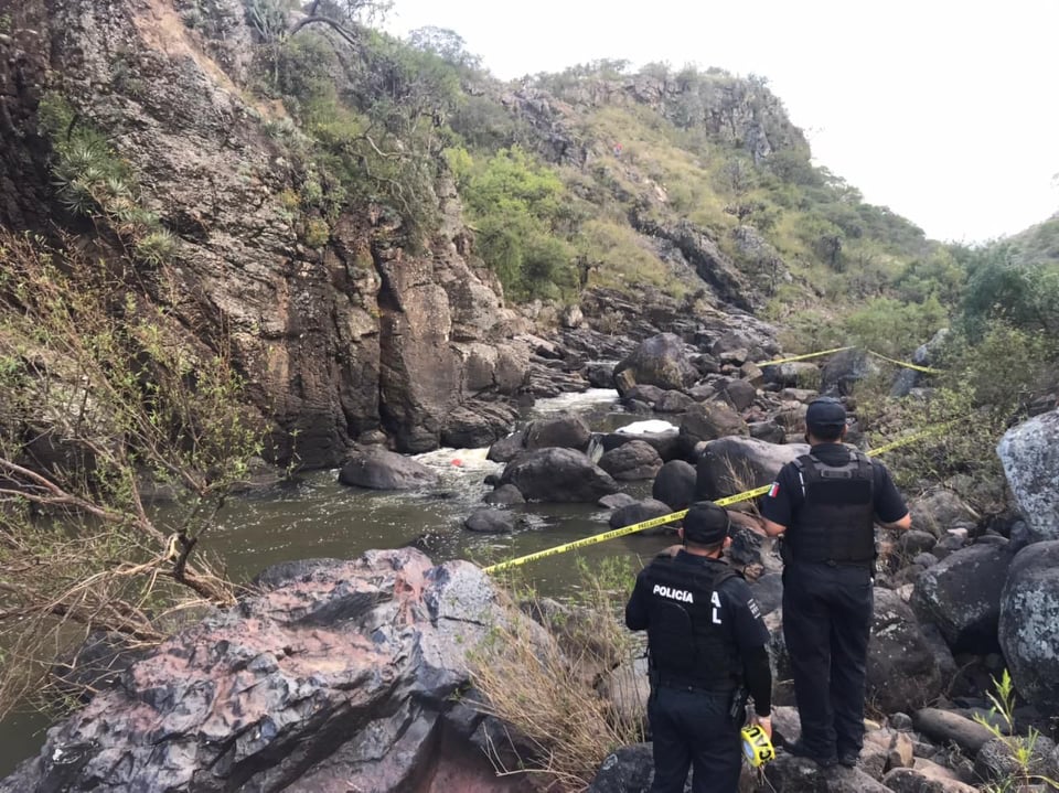 Hallan menor muerto en un río, cayó a una barranca y nadie lo auxilió, en Cuadrilla de Enmedio, San Juan del Río