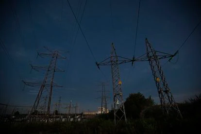 Torres del tendido eléctrico en la zona norte de Madrid.