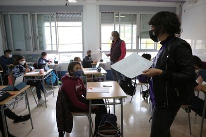 Clase del instituo Pare Vitòria de Alcoy en marzo.