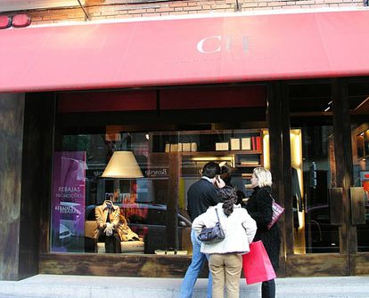 Exterior de una tienda de Carolina Herrera.
