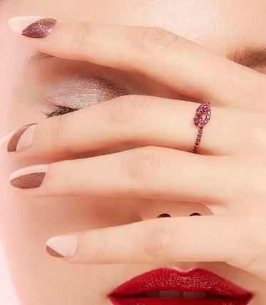 Te mostramos los endurecedores de uñas para cuidar tus manos en otoño. Que estén menos fuertes es por determinadas causas