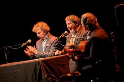 Ángel Gabarre, Juañares y Montoyita (de espaldas), en un momento de su concierto en Madrid en el festival Suma Flamenca.
SUMA FLAMENCO 2021
TEATROS DEL CANAL fotografiado por el fotografo Pablo Lorente