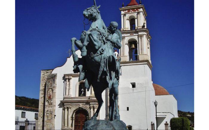Escultura de Pedro Ascencio Alquisiras por Martín Camilo Henriquez Loza ubicada en Almoloya de Alquisiras