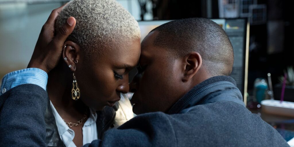 Needle In A Timestack Review: La inteligente ciencia ficción de Ridley es reflexiva pero hueca