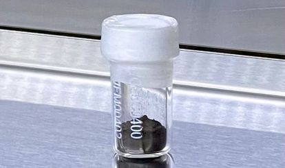 Una de las dos rocas lunares analizadas en el estudio. Ambas fueron recogidas del norte del Oceanus Procellarum.