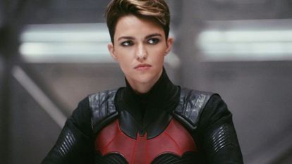 La actriz Ruby Rose, caracterizada como 'Batwoman'.