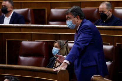 El portavoz del PNV, Aitor Esteban, en su intervención este miércoles en la sesión de control al Gobierno del Congreso.