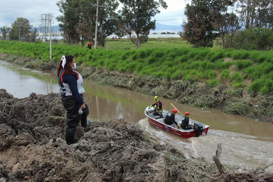 Sigue búsqueda de mujer desaparecida que se la llevó el agua, servicios de emergencia de Corregidora buscan cuerpo