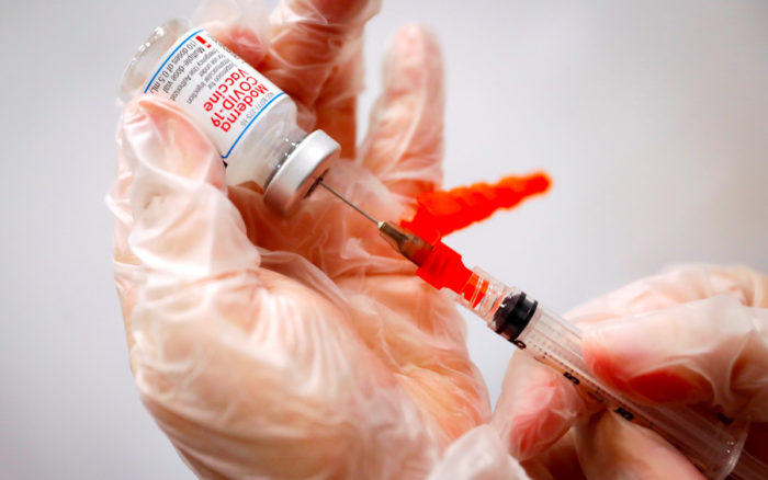 Farmacéuticas avivan crisis de derechos humanos por negarse a compartir vacunas contra Covid: AI