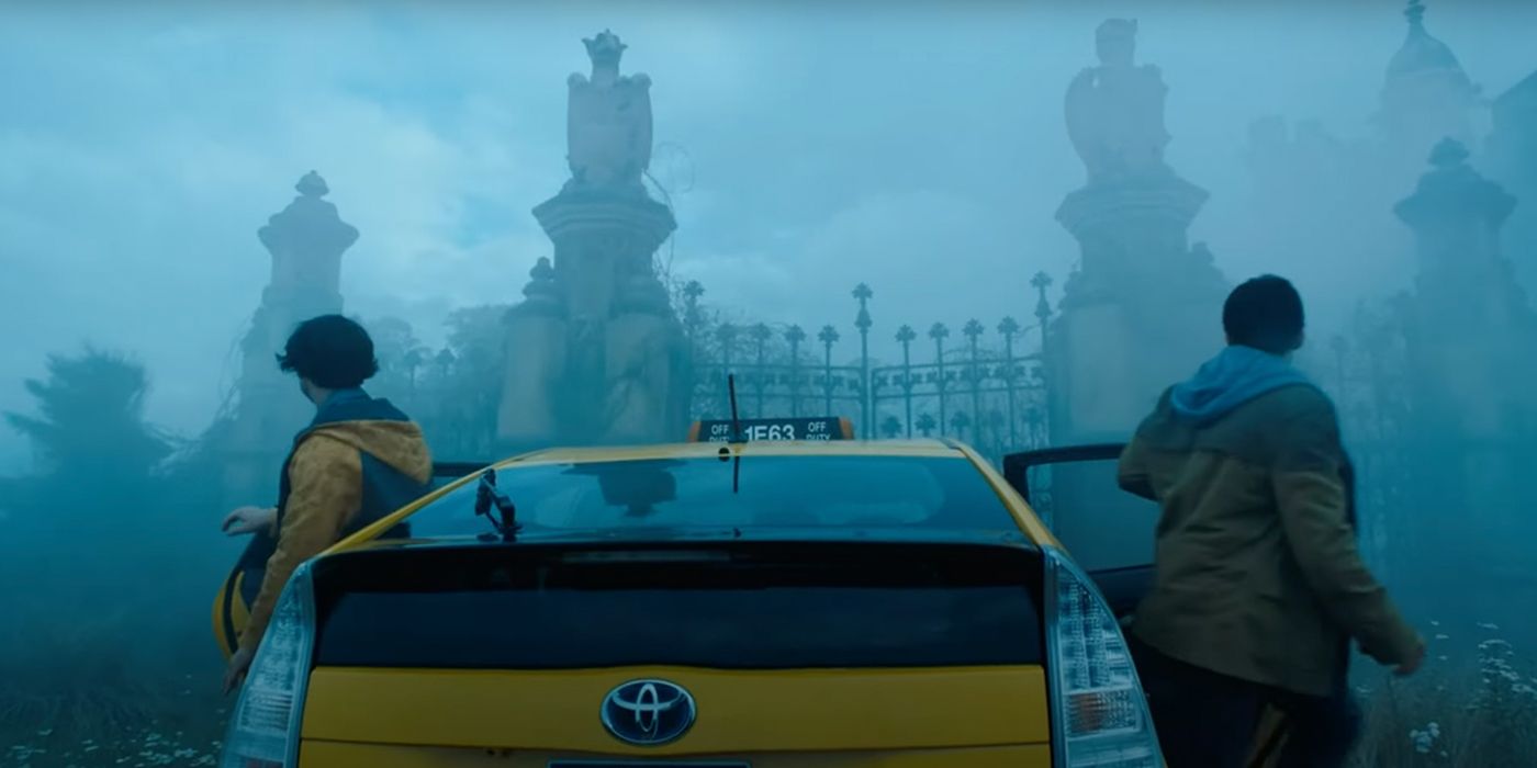 The Flash: Por qué Wayne Manor (y The Batcave) están desiertas: todas las teorías