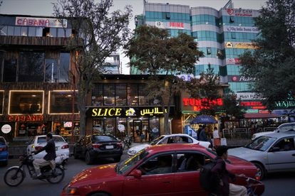 Negocios, restaurantes y empresas en el barrio de Shar-e-Nao de Kabul