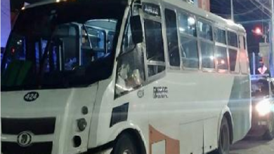 Violento asalto a chofer de Qrobus, sujetos armados a punta de pistola lo despojaron de la cuenta