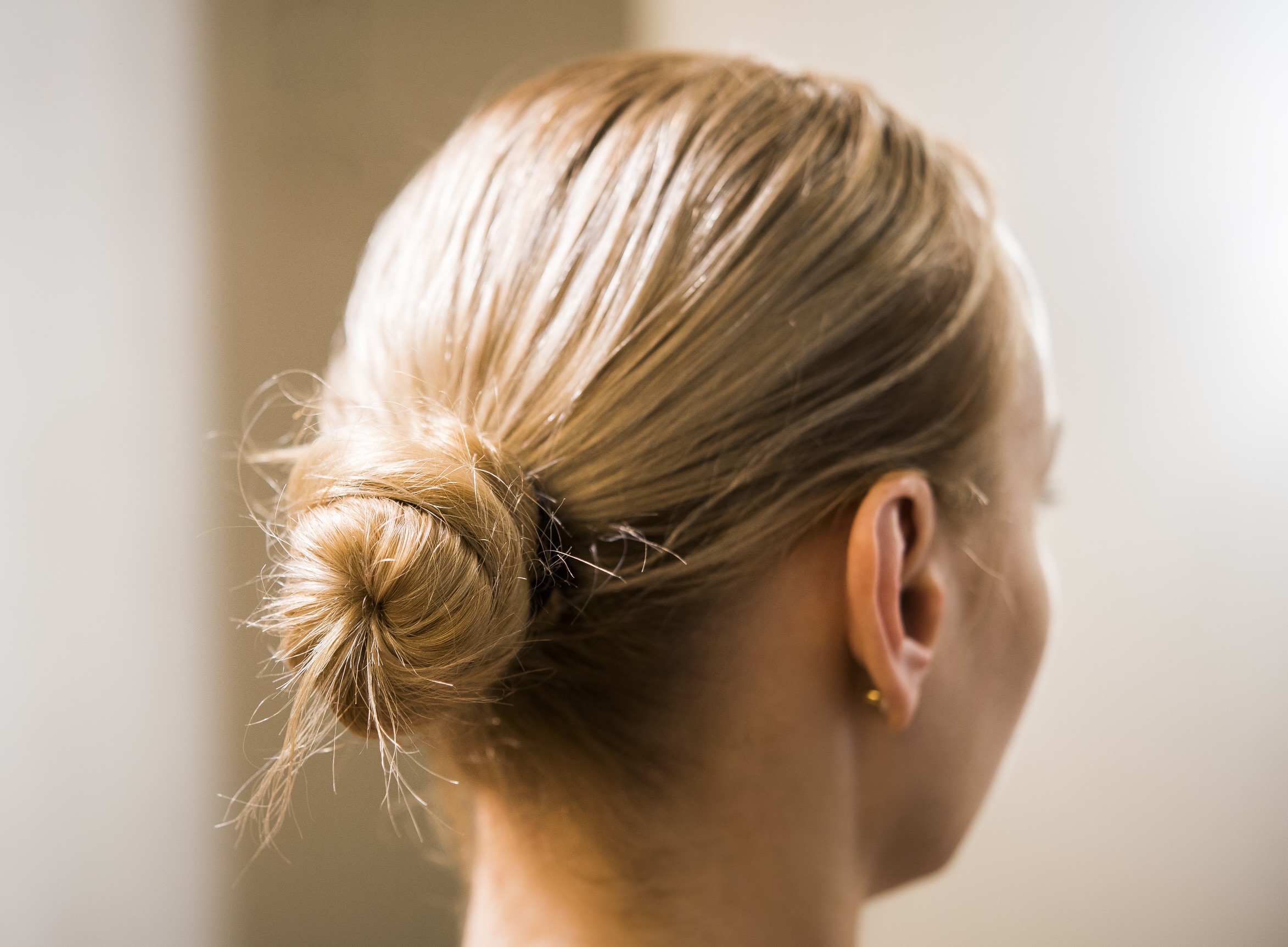 Los moños son tendencia: ¿cómo se llevan este otoño?