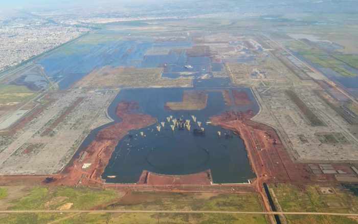 ‘Cuando la naturaleza retoma su lugar’, dice Meyer Falcón junto a foto del inundado terreno del NAICM suspendido