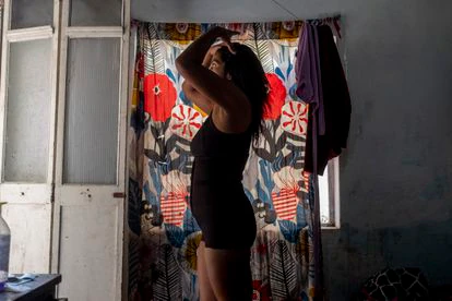 María del Sol Gaviria, 43 años, usa esta faja desde hace un año por debajo de su ropa para tonificar su cuerpo.