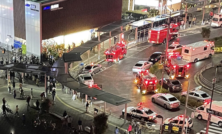Horror en Tokio: sospechoso apuñala a varios pasajeros y prende fuego a vagón de tren